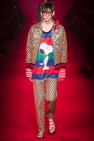 Look 4